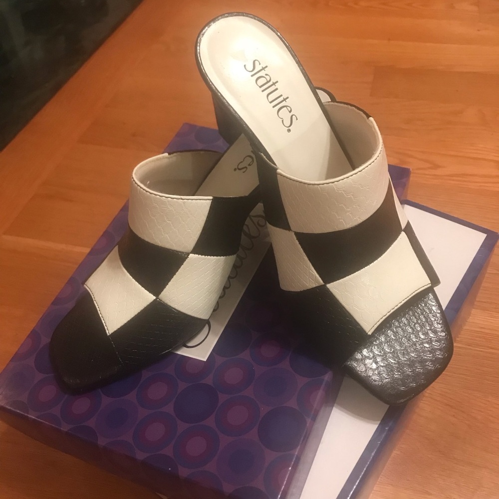 Black / White Slide In Pumps Open Toe